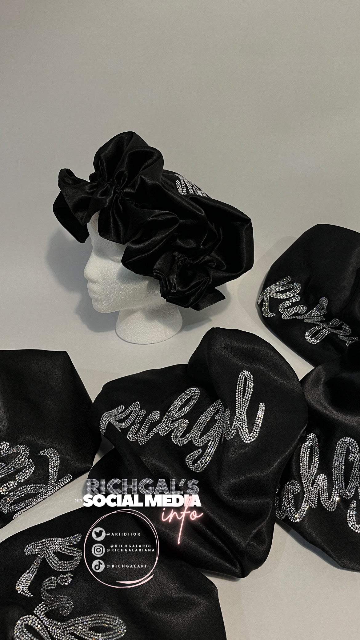 RichGal Handmade Bonnet